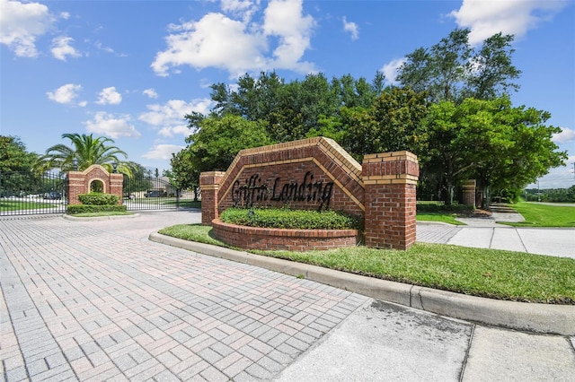 1933 Griffin Trl, Bartow, FL 33830 - community / neighborhood sign featuring a gate