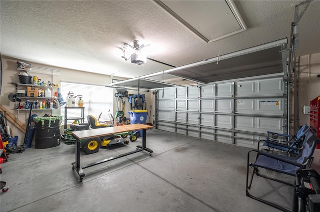 702 Country Walk Cv, Eagle Lake, FL 33839 - garage featuring a garage door opener