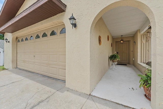 512 Hilldale Rd, Brandon, FL 33510 - garage with concrete driveway