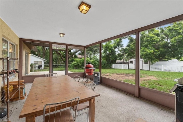 512 Hilldale Rd, Brandon, FL 33510 - sunroom / solarium featuring plenty of natural light and outdoor dining area