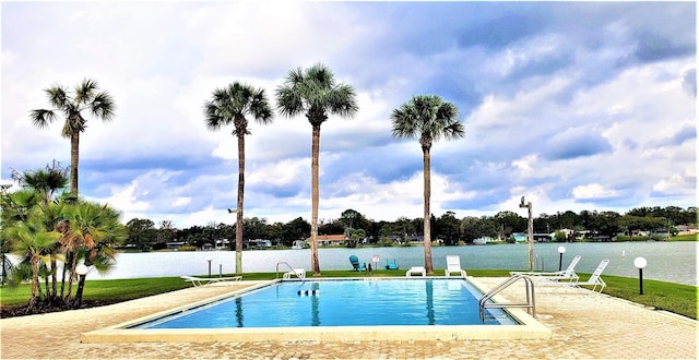 1920 E Edgewood Dr Unit E1, Lakeland, FL 33803 - photo 2