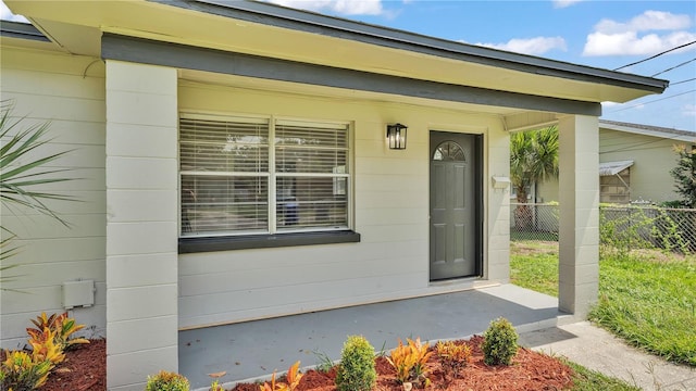 933 Golden Rule Ct N, Lakeland, FL 33803 - photo 2