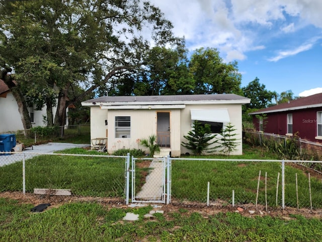 423 N 5th St, Haines City, FL 33844 - photo 1