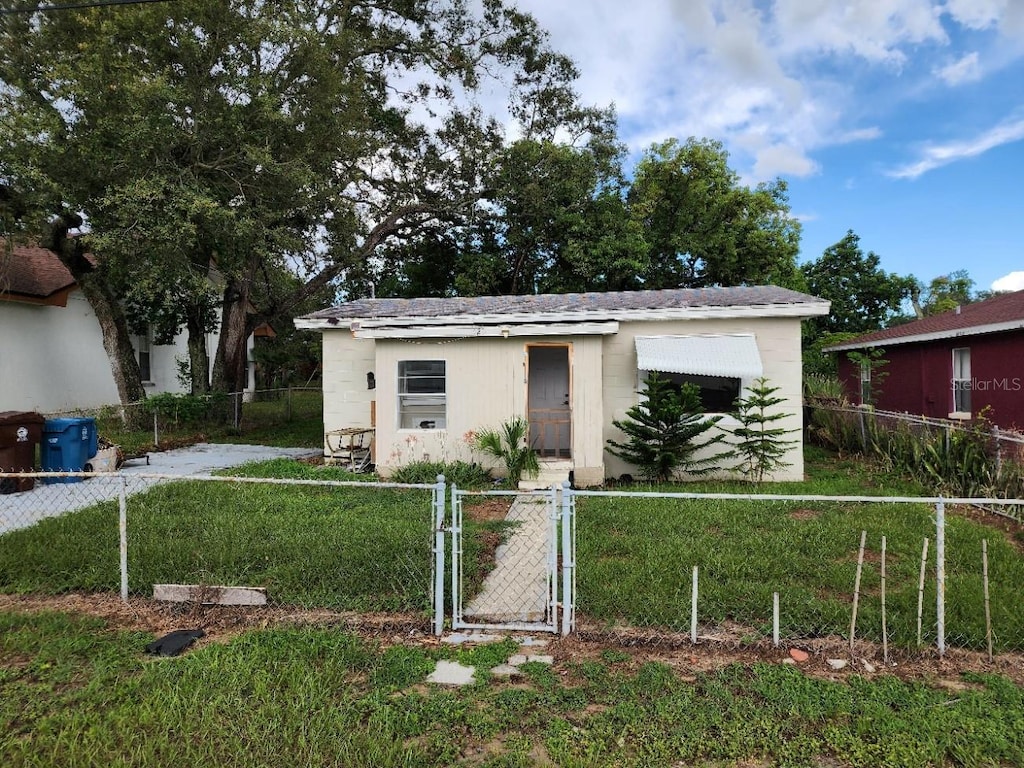 423 N 5th St, Haines City, FL 33844 - photo 2