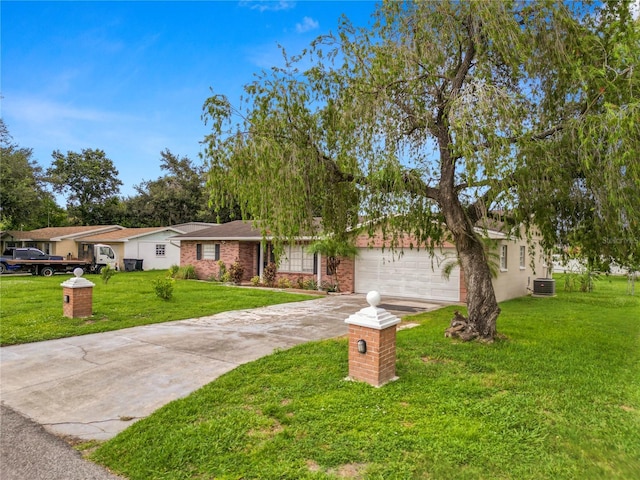 1327 Magdalene Ct E, Lakeland, FL 33801 - photo 2