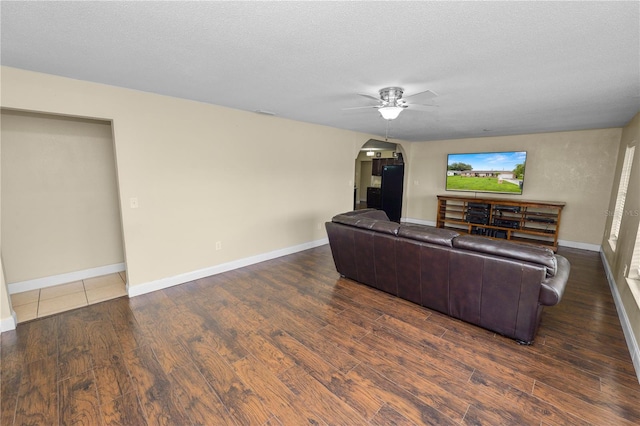 1327 Magdalene Ct E, Lakeland, FL 33801 - photo 34