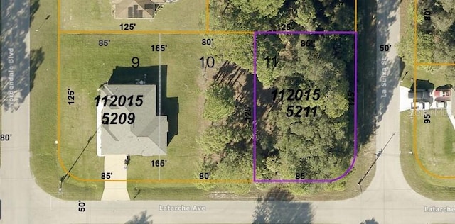 Listing photo 2 for La Suiza St, North Port FL 34288