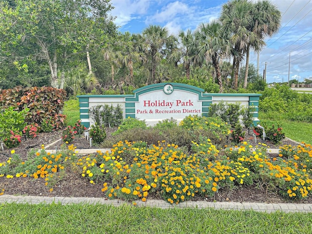 Listing photo 2 for 6786 Neighborly Ct, North Port FL 34287