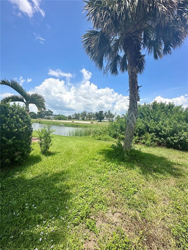 Listing photo 3 for 64 Fairway Rd, Rotonda West FL 33947