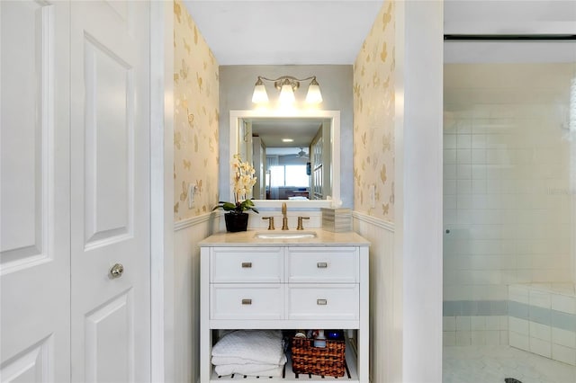 bathroom featuring oversized vanity