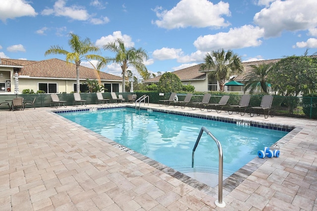 view of swimming pool