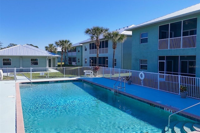 view of swimming pool