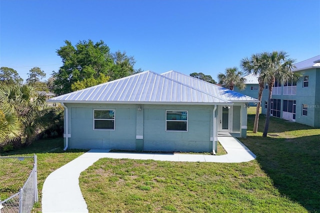 view of front of house with a front yard