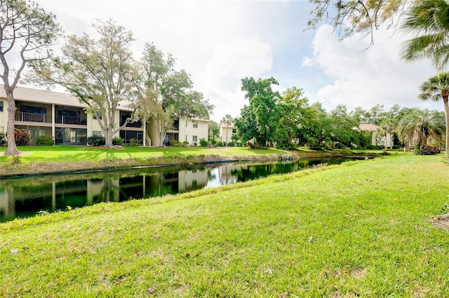 view of yard featuring a water view