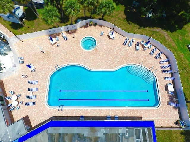 view of swimming pool