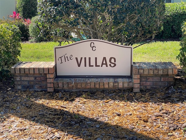 view of community / neighborhood sign