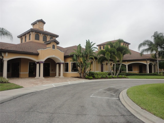 view of mediterranean / spanish-style home