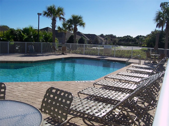 view of swimming pool