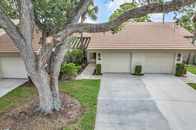 view of front of house featuring a garage