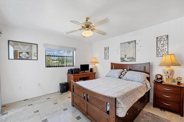 bedroom with ceiling fan