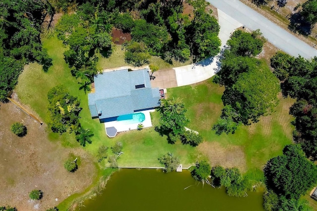 bird's eye view with a water view