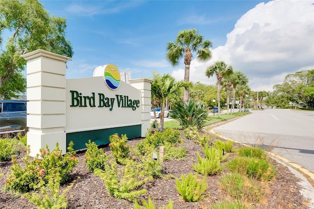 view of community / neighborhood sign