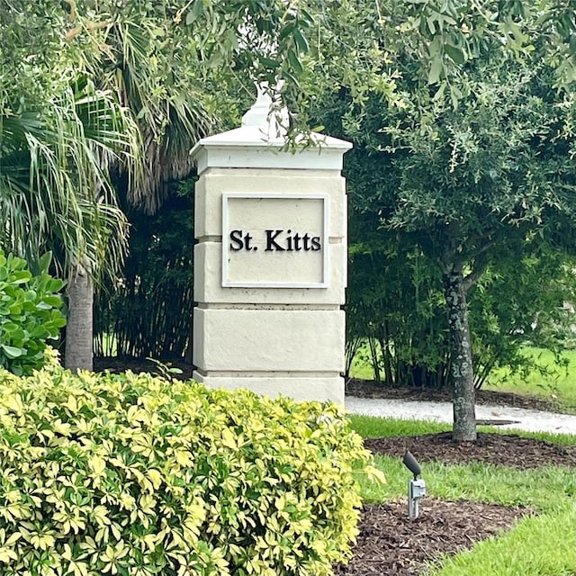 view of community / neighborhood sign