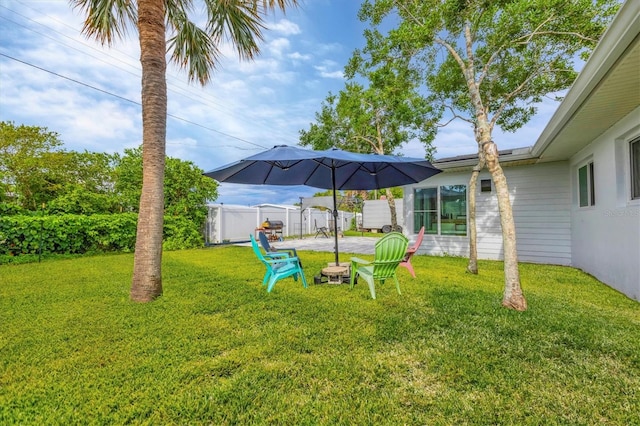 view of yard featuring a patio