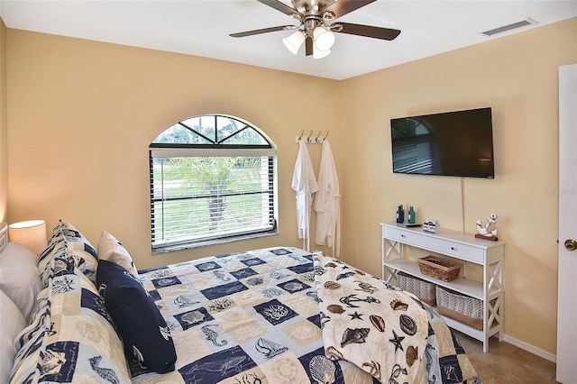 bedroom with ceiling fan