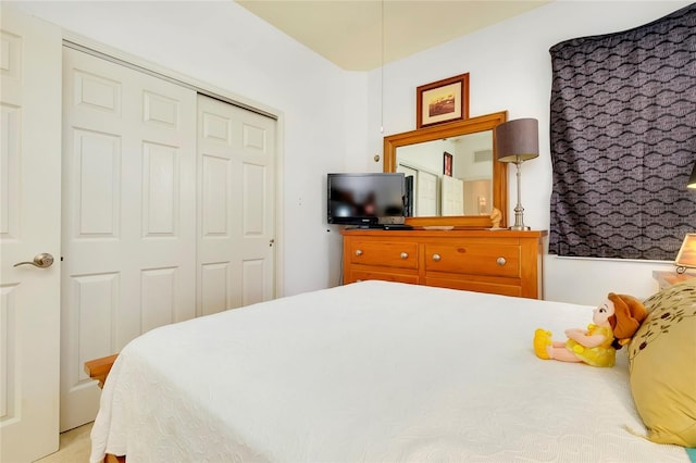 bedroom featuring a closet