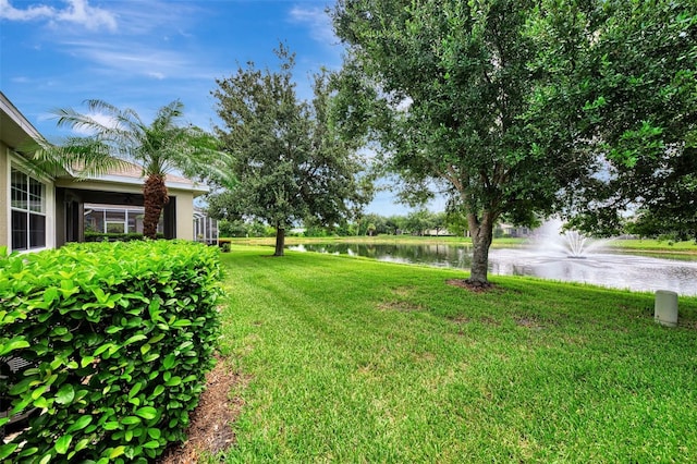 view of yard featuring a water view