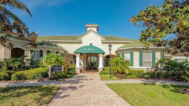 view of mediterranean / spanish-style home