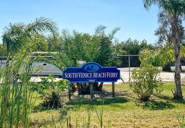 3485 Roslyn Rd, Venice, FL 34293 - exterior view
