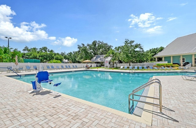 view of swimming pool