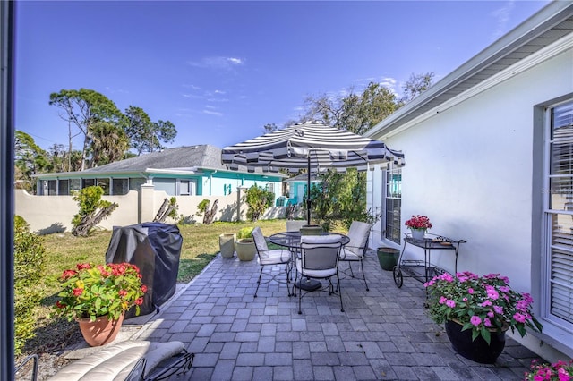 view of patio featuring a pergola