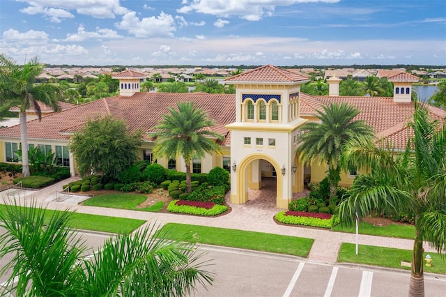 view of mediterranean / spanish-style home