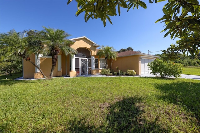 view of front of house with a front lawn