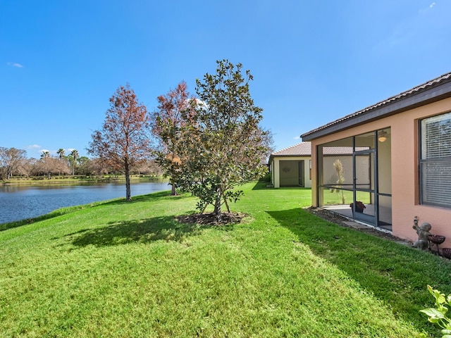 view of yard featuring a water view