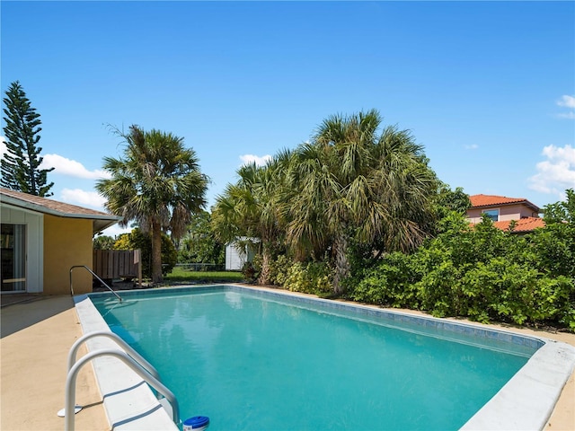 424 Baycrest Dr, Venice, FL 34285 - outdoor pool with a fenced backyard