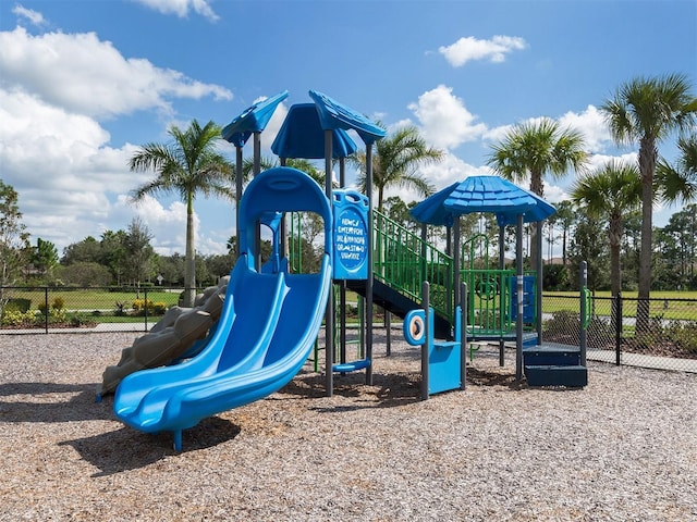 2585 Hobblebrush Dr, North Port, FL 34289 - community play area featuring fence