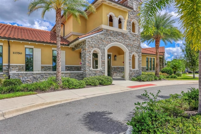 view of mediterranean / spanish-style home