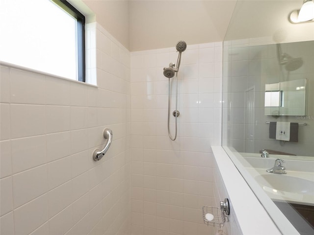 232 Carlino Dr, Nokomis, FL 34275 - full bath featuring a tile shower and vanity