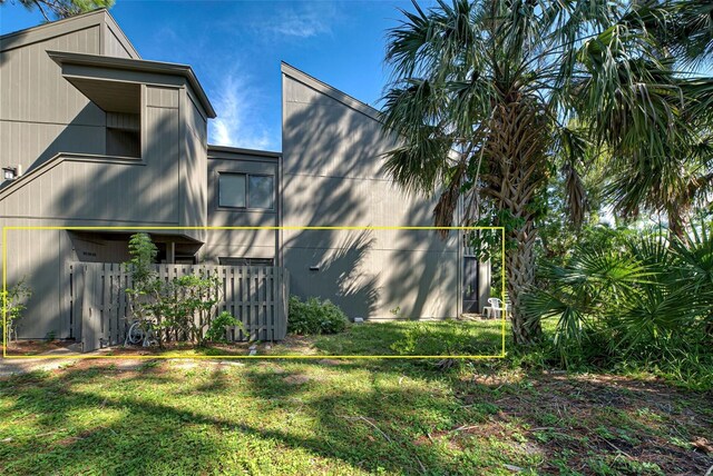 201 Woodland Dr Unit 201, Osprey, FL 34229 - view of side of home