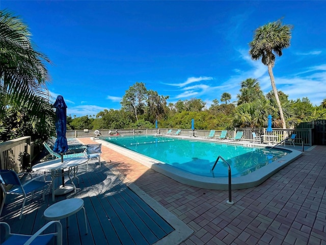 view of swimming pool