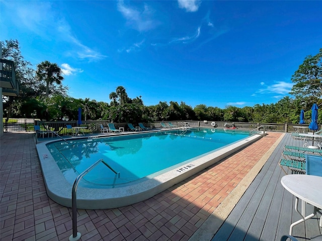 view of swimming pool