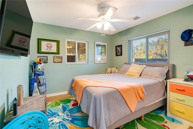 bedroom with ceiling fan