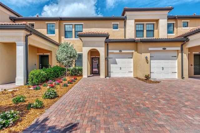 view of front of home featuring a garage