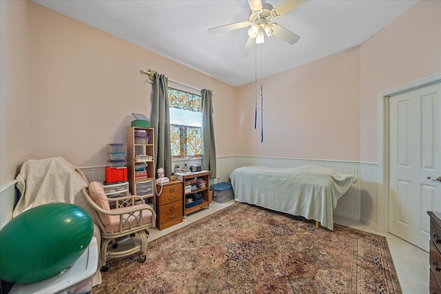 bedroom with ceiling fan