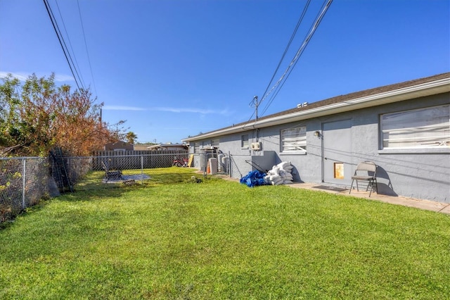 view of yard featuring a patio area