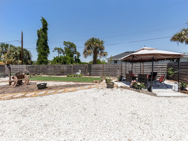 view of yard with a patio area